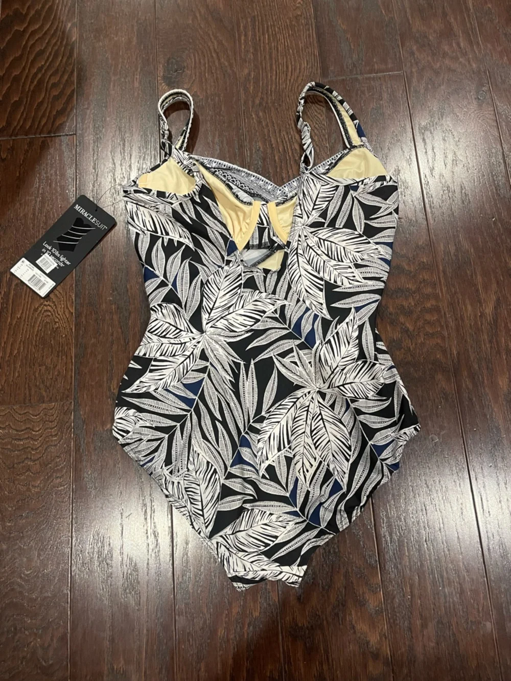 Miraclesuit  Seraphina One-Piece Tummy Control Swimsuit Black Women Size 14 NEW
